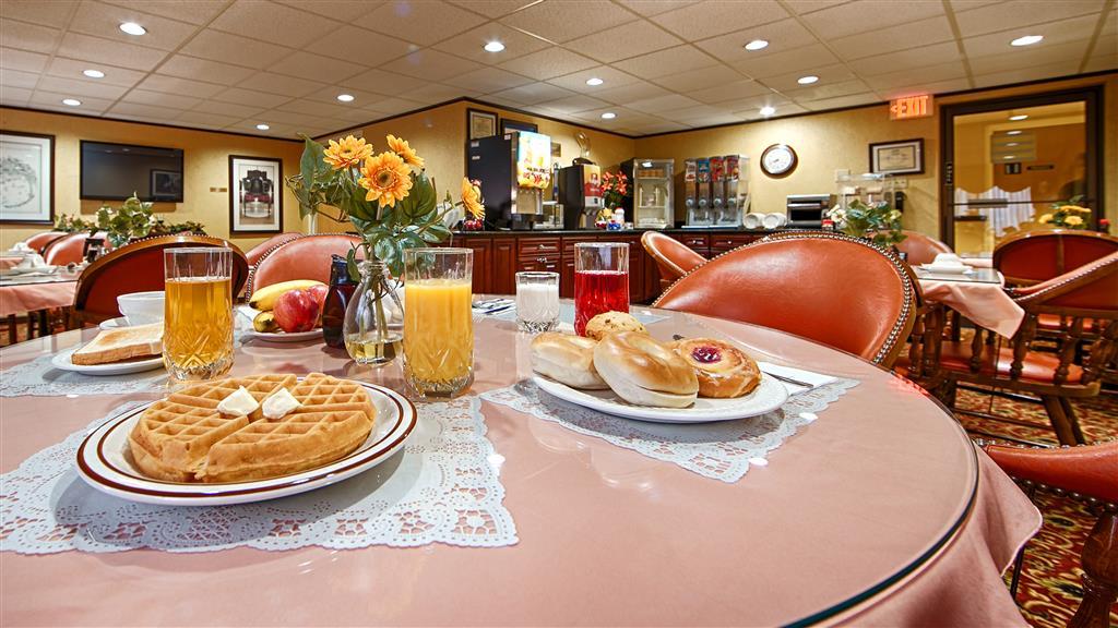 Econo Lodge Куейкъртаун Екстериор снимка
